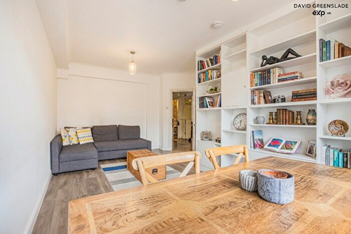 2 Bedroom Flat For Sale In Royal Tower Lodge, Cartwright Street, E1