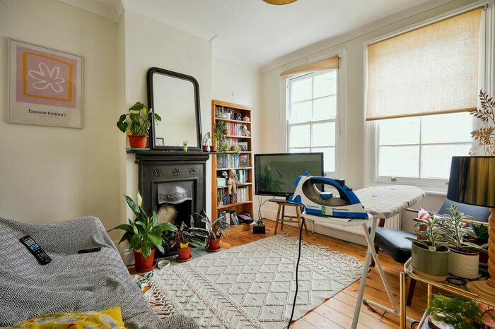 2 Bedroom Flat To Rent In Clyston Street, London, SW8