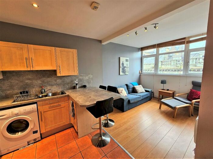 2 Bedroom Flat To Rent In Market Street, City Centre, Aberdeen, AB11