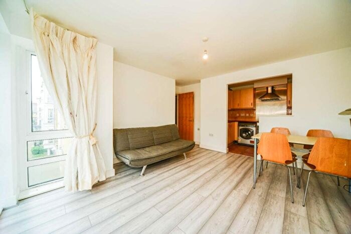 1 Bedroom Flat To Rent In St Davids Square, Docklands, London, E14