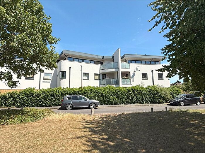 2 Bedroom Flat To Rent In Billet Lane, Stanford-Le-Hope, Essex, SS17