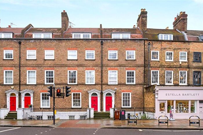 3 Bedroom Flat To Rent In Islington Green, London, N1