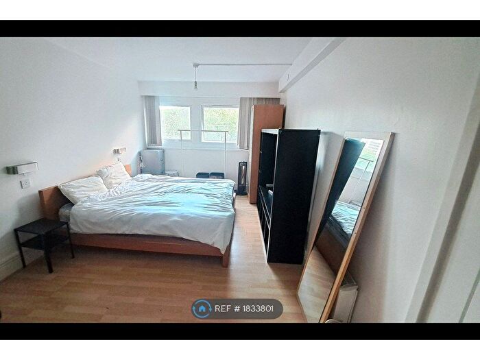 3 Bedroom Flat To Rent In Norton Tower, Birmingham, B1