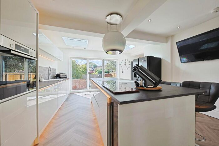 4 Bedroom Semi-Detached House For Sale In Fairfield Avenue, Kirk Ella, Hull, HU10