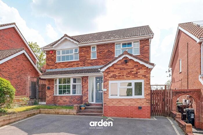 4 Bedroom Detached House For Sale In Foxlydiate Lane, Redditch, B97