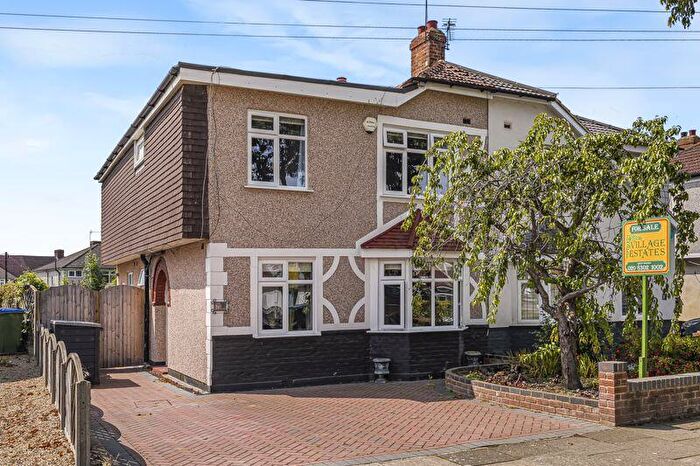 4 Bedroom Semi-Detached House For Sale In Beech Avenue, Sidcup, DA15
