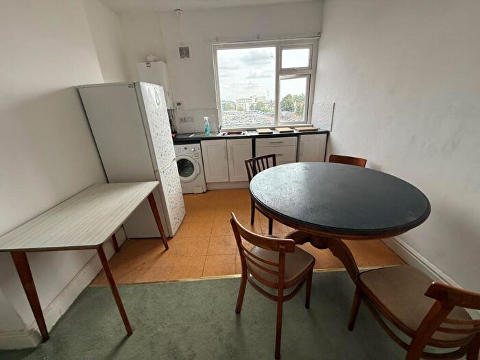1 Bedroom Flat For Sale In B Commercial Road, Newport, Gwent, NP20