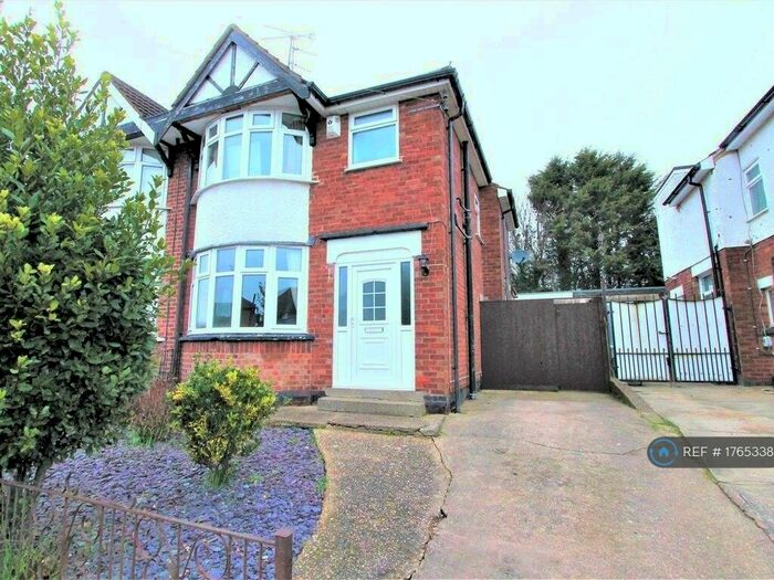3 Bedroom Semi-Detached House To Rent In Arncliffe Road, Leicester, LE5