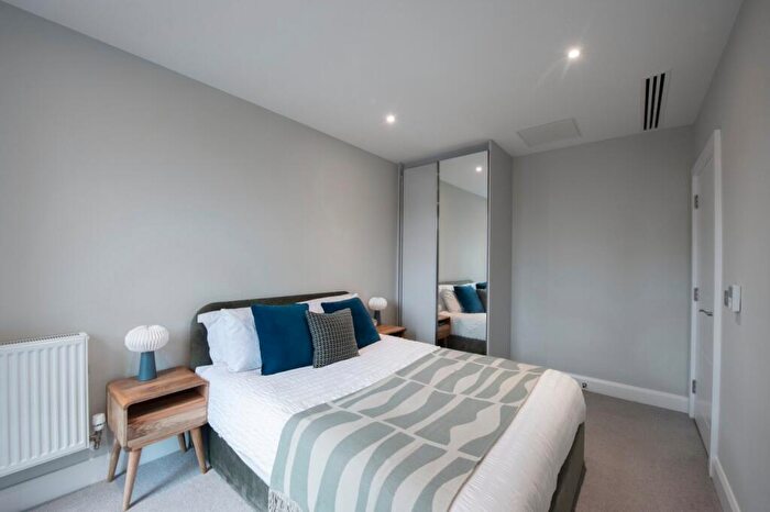 1 Bedroom Flat To Rent In Moat Street, New Covent Garden, SW11