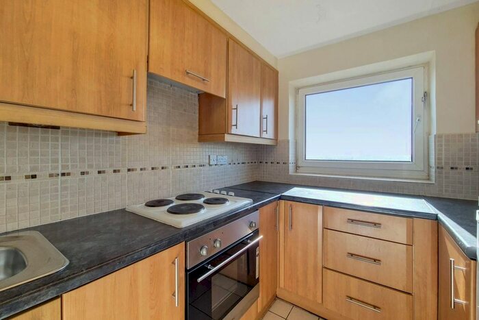 2 Bedroom Flat To Rent In Green Vale, North Ealing, London, W5