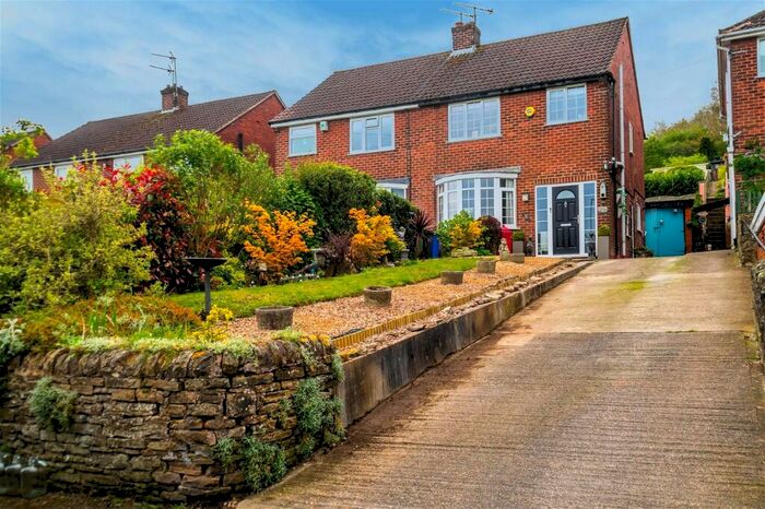 3 Bedroom Semi-Detached House For Sale In Handley Road, New Whittington, S43