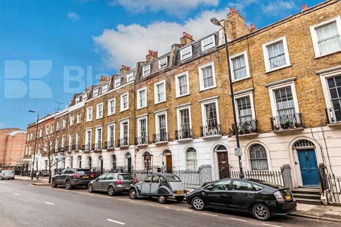 3 Bedroom Flat To Rent In Swinton Street, Kings Cross, WC1X