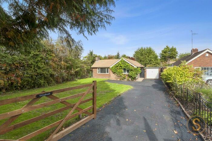 2 Bedroom Detached Bungalow For Sale In Tring Road, Northchurch, Berkhamsted, HP4
