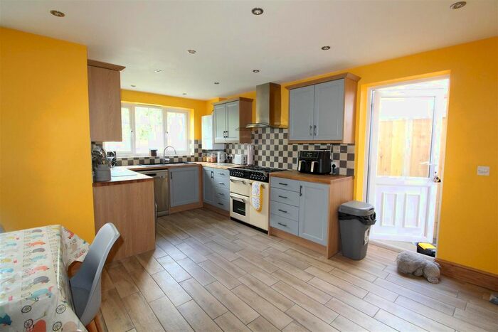 4 Bedroom Detached House For Sale In Lowry Way, Stowmarket, IP14