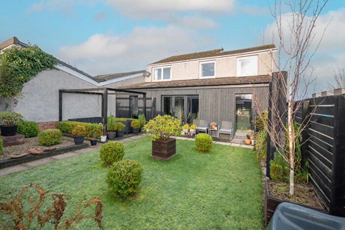 4 Bedroom End Of Terrace House For Sale In Meadow View, Cumbernauld, G67