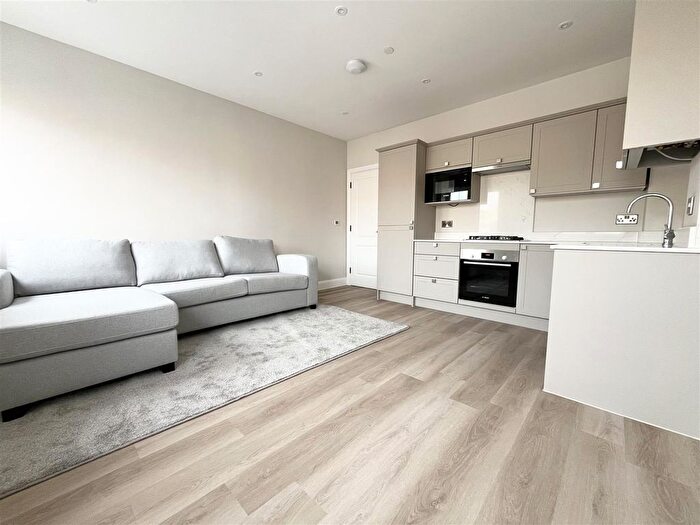 1 Bedroom Flat To Rent In Station Approach, Cheam, Sutton, SM2