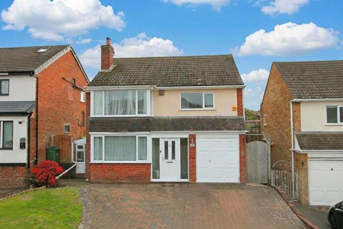 3 Bedroom Detached House For Sale In Croftwood Road, Stourbridge, DY9