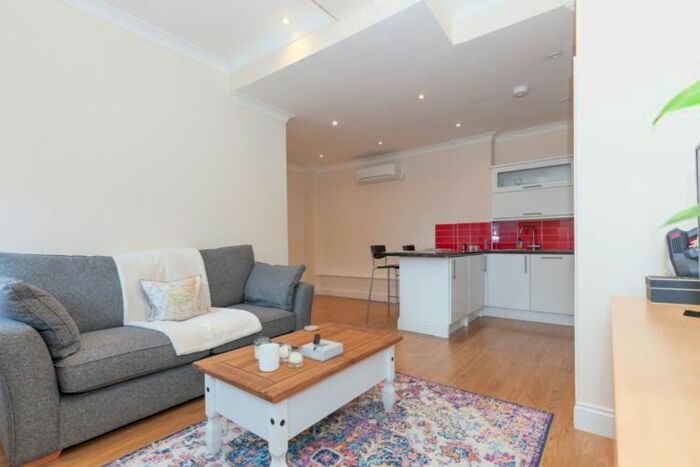 1 Bedroom Flat To Rent In Horse Fair, Banbury, OX16