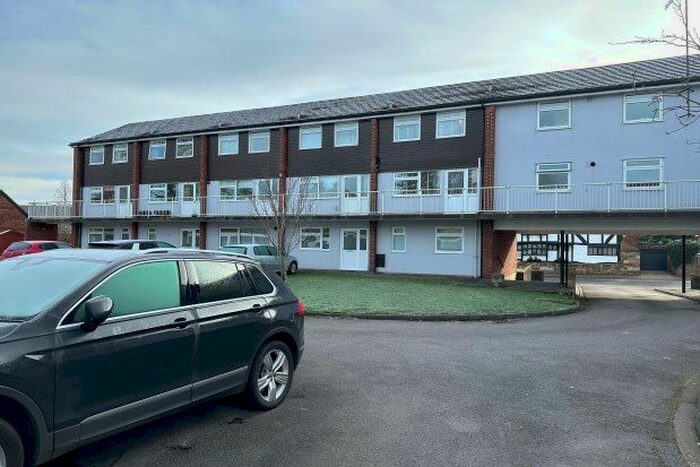 2 Bedroom Flat To Rent In East Street, Tonbridge, TN9