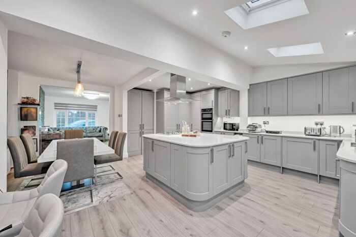 3 Bedroom Semi-detached House For Sale In Uxbridge, UB8