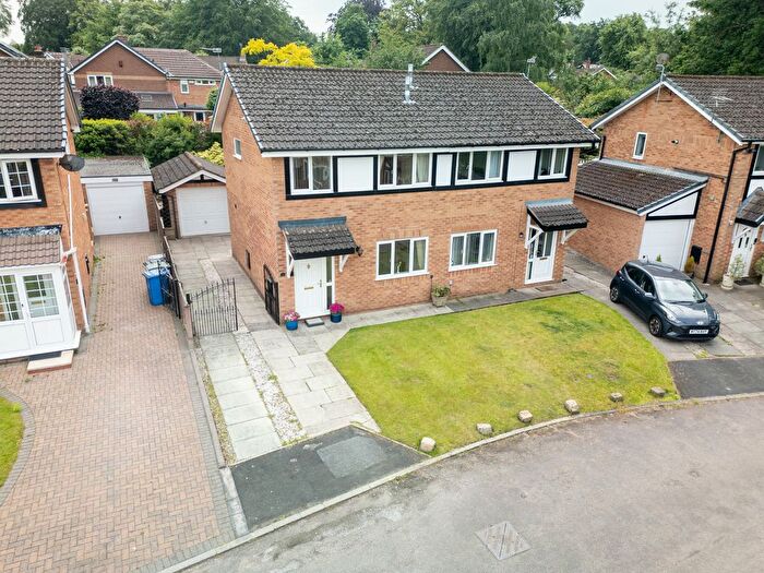 3 Bedroom Semi-Detached House For Sale In Tweed Close, Altrincham, WA14