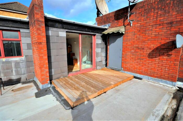 2 Bedroom Flat To Rent In Lower High Street, Watford, WD17