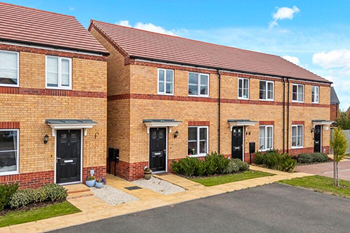 2 Bedroom End Of Terrace House For Sale In Gauntlet Way, Southam, CV47