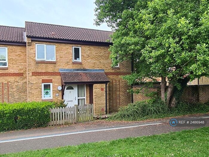 3 Bedroom Semi-Detached House To Rent In Cosford Gardens, Bicester, OX26