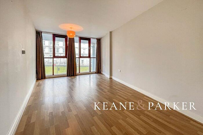 1 Bedroom Flat For Sale In Ocean Crescent, Plymouth, PL1