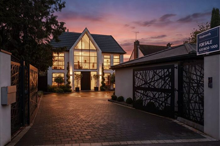 5 Bedroom Detached House For Sale In Croydon Road, Keston, BR2