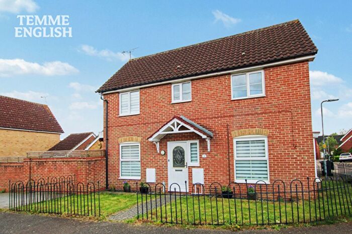 3 Bedroom Detached House For Sale In Basildon Road, Basildon, SS15