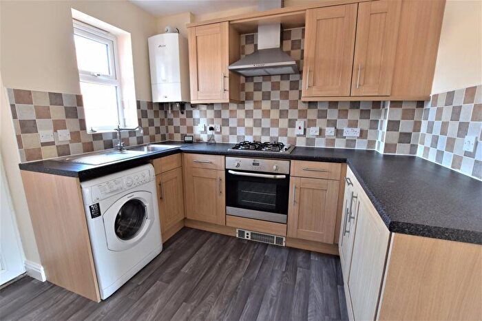 2 Bedroom End Of Terrace House To Rent In Park Lane, Lincoln, LN5