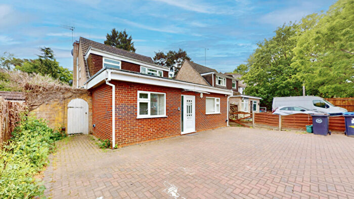 5 Bedroom Detached House To Rent In Woking, GU22