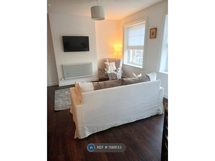 1 Bedroom Flat To Rent In North End, Bedale, DL8