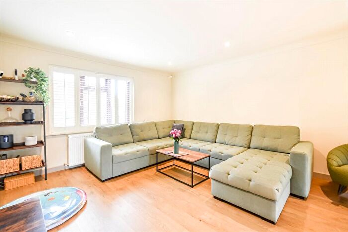 4 Bedroom Detached House For Sale In Barley Close, Thatcham, Berkshire, RG19