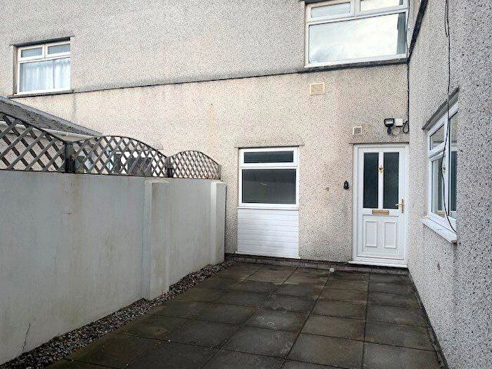 2 Bedroom Flat To Rent In New Road, Porthcawl, CF36
