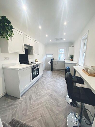 2 Bedroom Flat To Rent In Rothbury Terrace, Newcastle Upon Tyne, NE6