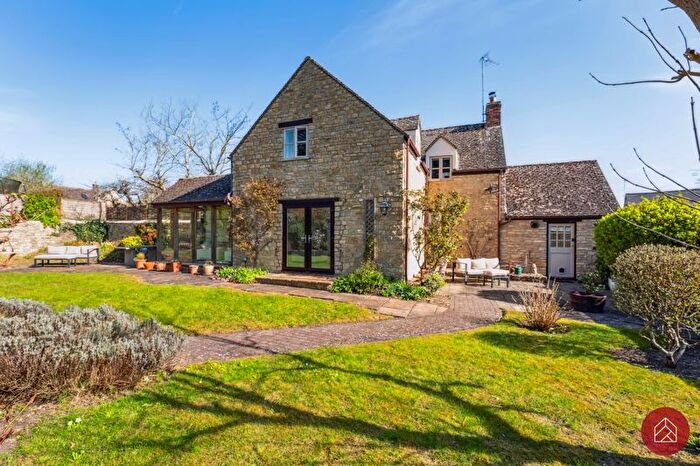 3 Bedroom Property For Sale In The Old Dairy, Cassington, OX29
