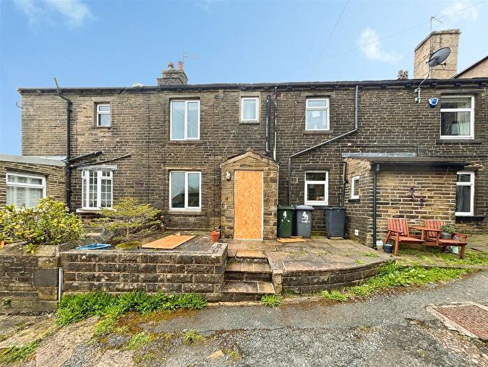 2 Bedroom Cottage For Sale In Prince Albert Square, Queensbury, Bradford, BD13