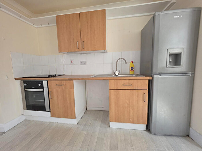 2 Bedroom Detached House To Rent In Teevan Road, Croydon, CR0