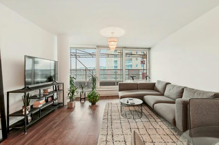 1 Bedroom Flat To Rent In Basin Approach, Poplar, E14