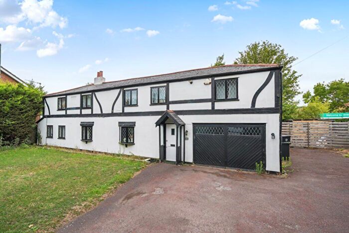 4 Bedroom Detached House For Sale In Swallow Street, Iver, Buckinghamshire, SL0