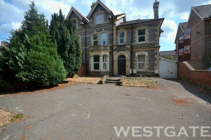 8 Bedroom Semi-Detached House To Rent In London Road, Reading, RG1