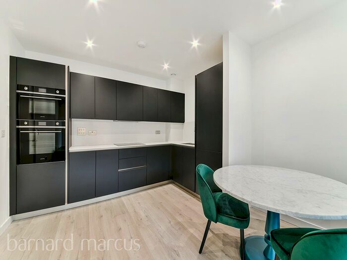 2 Bedroom Apartment To Rent In Coster Avenue, Finsbury Park, Harringay, N4