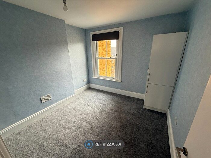 1 Bedroom Flat To Rent In Western Place, Worthing, BN11