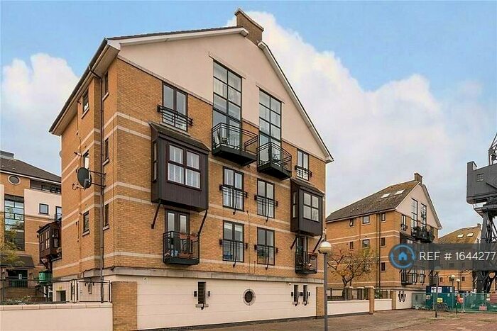 3 Bedroom Penthouse To Rent In York House, London, E16
