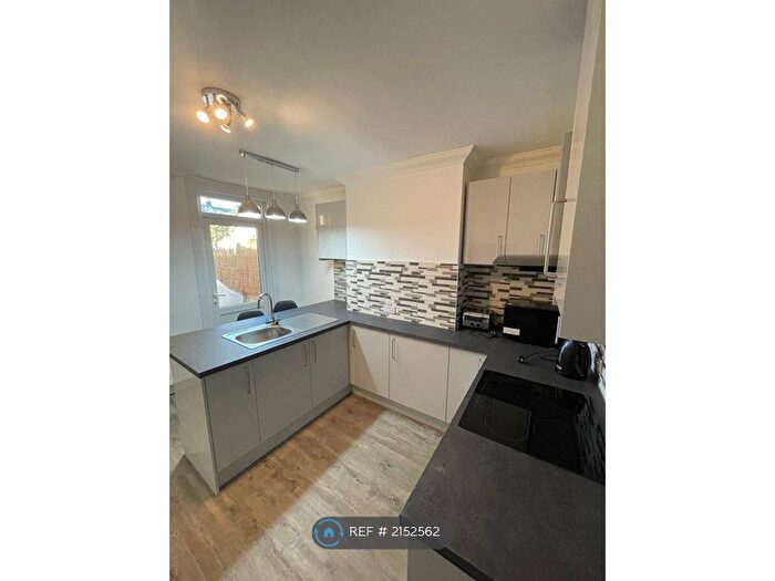 1 Bedroom Property To Rent In Gordon Road, Gillingham, ME7