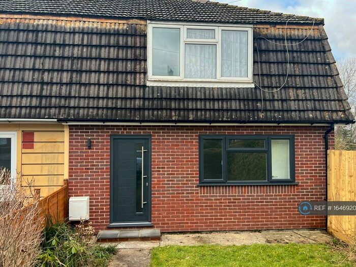 3 Bedroom Semi-Detached House To Rent In Barbour Gardens, Bristol, BS13