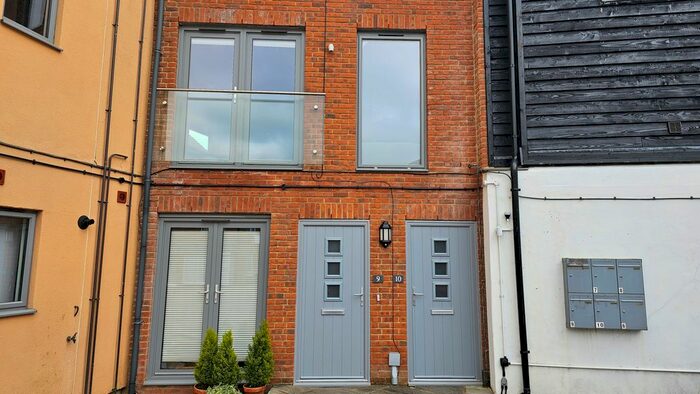 2 Bedroom Town House To Rent In Brown Street, Salisbury, SP1