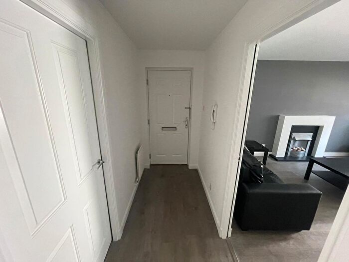 2 Bedroom Flat To Rent In B South College Street, Aberdeen, AB11